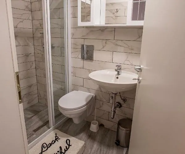 アパート Honey Bee ブレッド